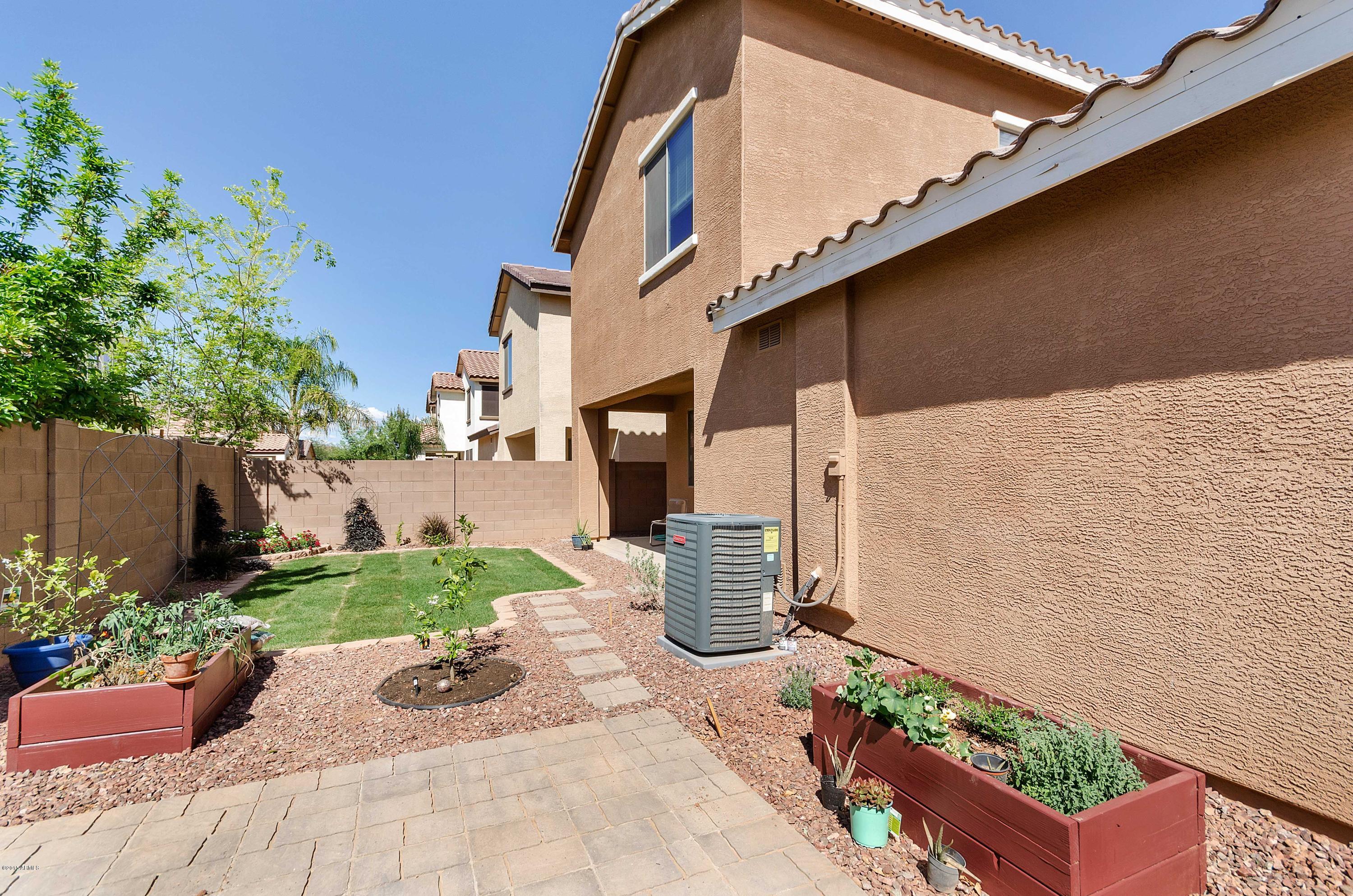 2054 South Martingale Road Gilbert, AZ 85295 - Photo 18 of 28 Back Yard