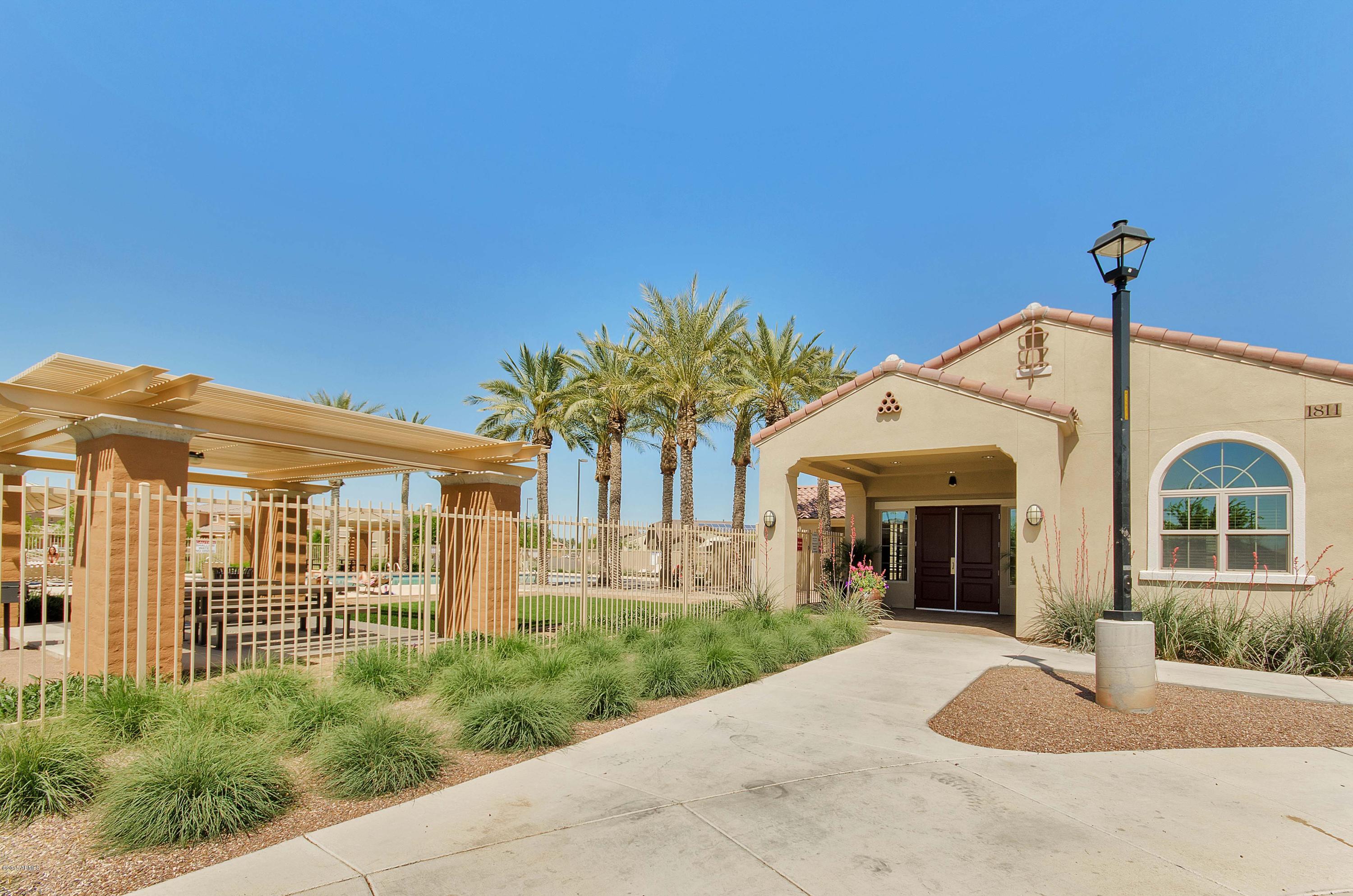 2054 South Martingale Road Gilbert, AZ 85295 - Photo 26 of 28 Community Pool