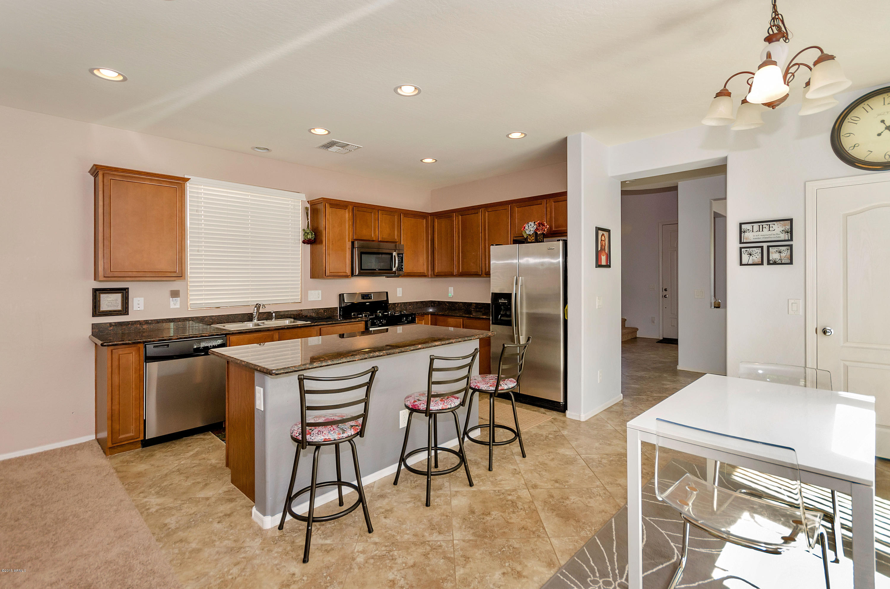 2054 South Martingale Road Gilbert, AZ 85295 - Photo 5 of 28 Kitchen
