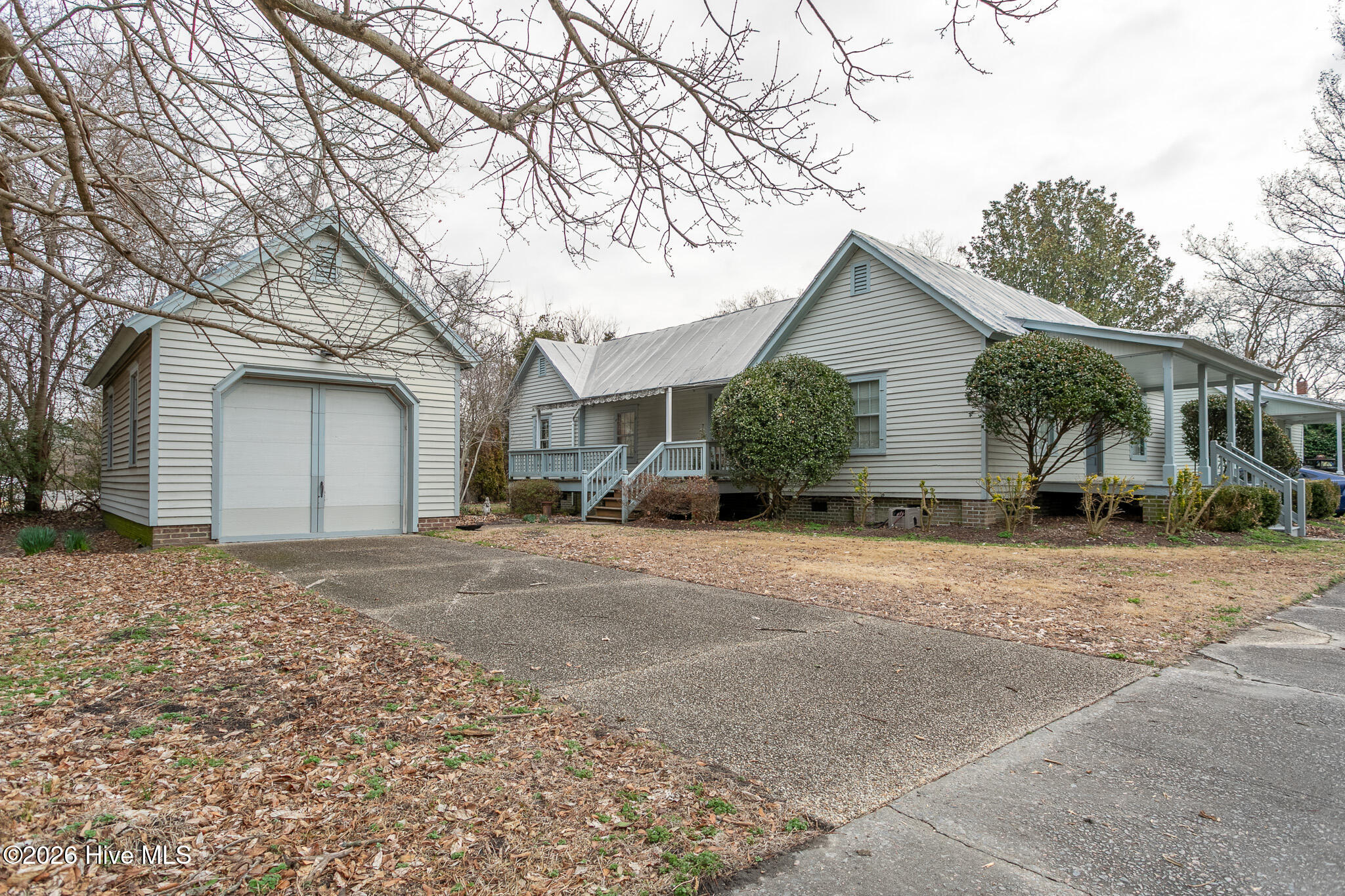 405 Phillips Street Edenton, NC 27932 - Photo 2 of 32 Garage