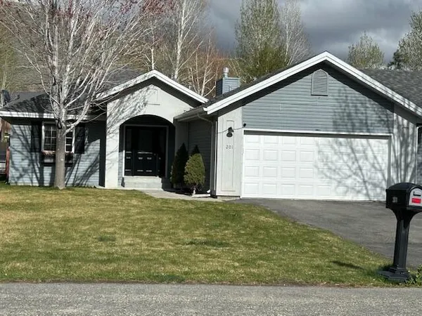 $599,900 | 201 9th Street, Bellevue, ID 83313