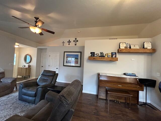 201 9th Street Bellevue, ID 83313 - Photo 5 of 23 High ceilings in great room