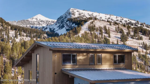 $5,700,000 | 1040 Camber Lane, Alta, WY 83414