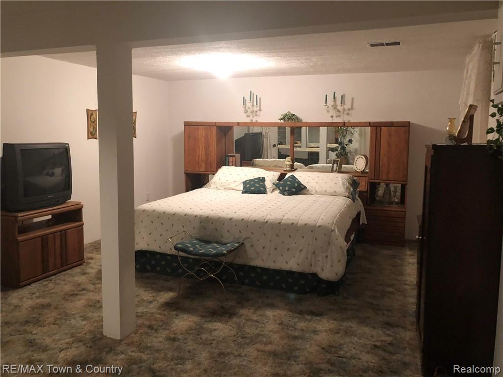 8333 North McKinley Road Flushing, MI 48433 - Photo 19 of 26 IMG_1538.jpg