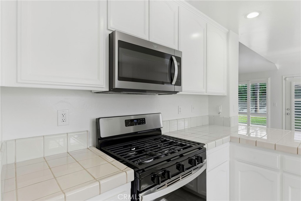 2306 Viso Way Bakersfield, CA 93313 - Photo 14 of 32