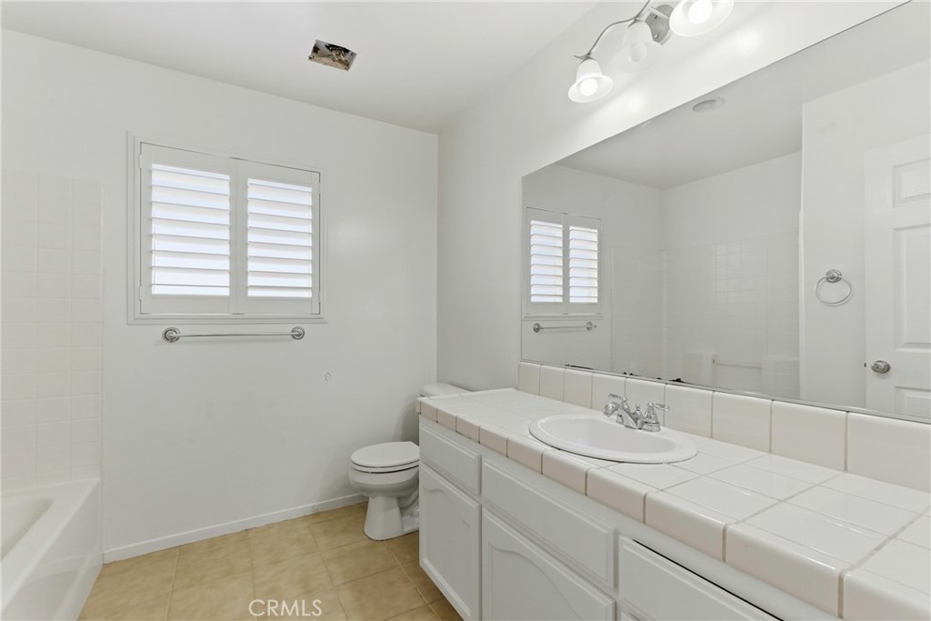 2306 Viso Way Bakersfield, CA 93313 - Photo 19 of 32
