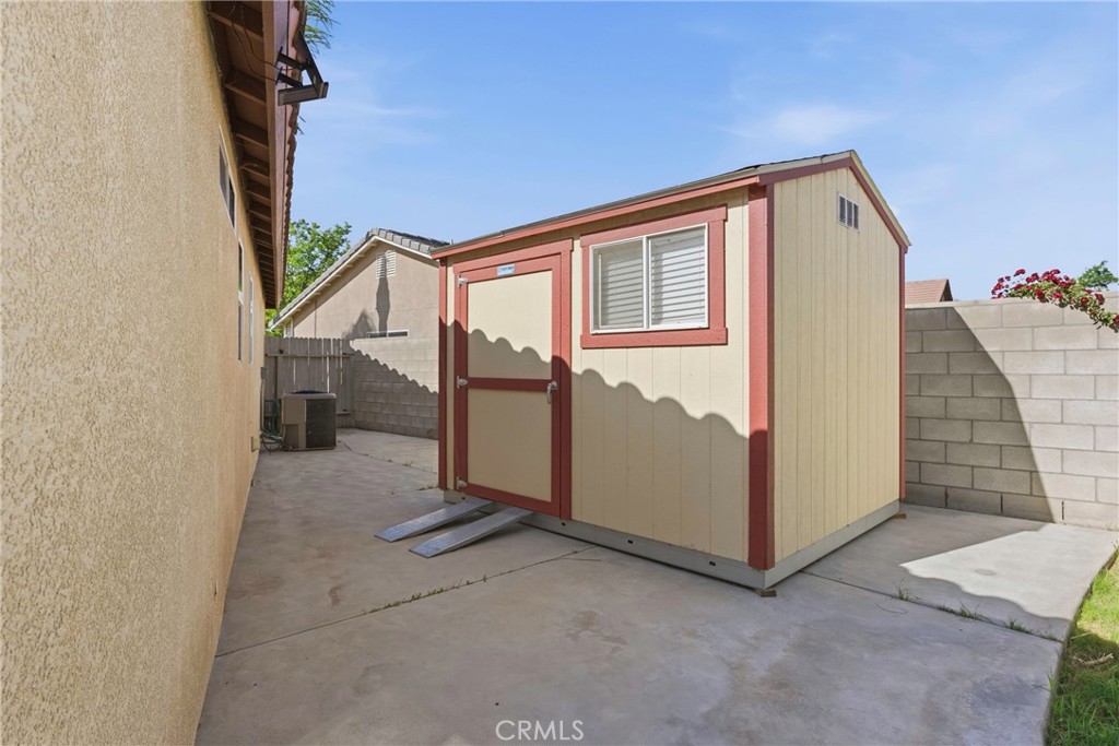 2306 Viso Way Bakersfield, CA 93313 - Photo 30 of 32