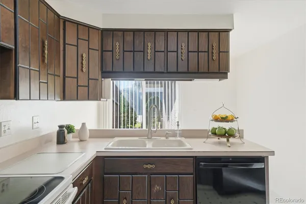 $530,000 | 7472 West Cedar Circle, Lakewood, CO 80226