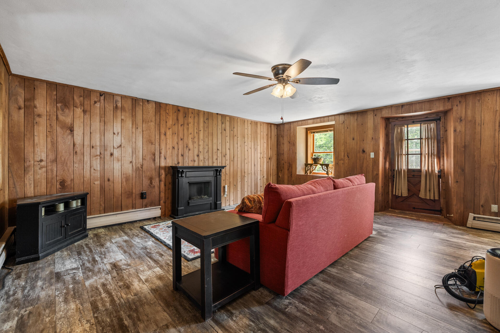 5134 Highway 175 Addison, WI 53027 - Photo 13 of 37 Family Room