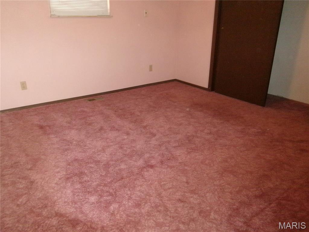 306 Hazel Street Troy, IL 62294 - Photo 15 of 32