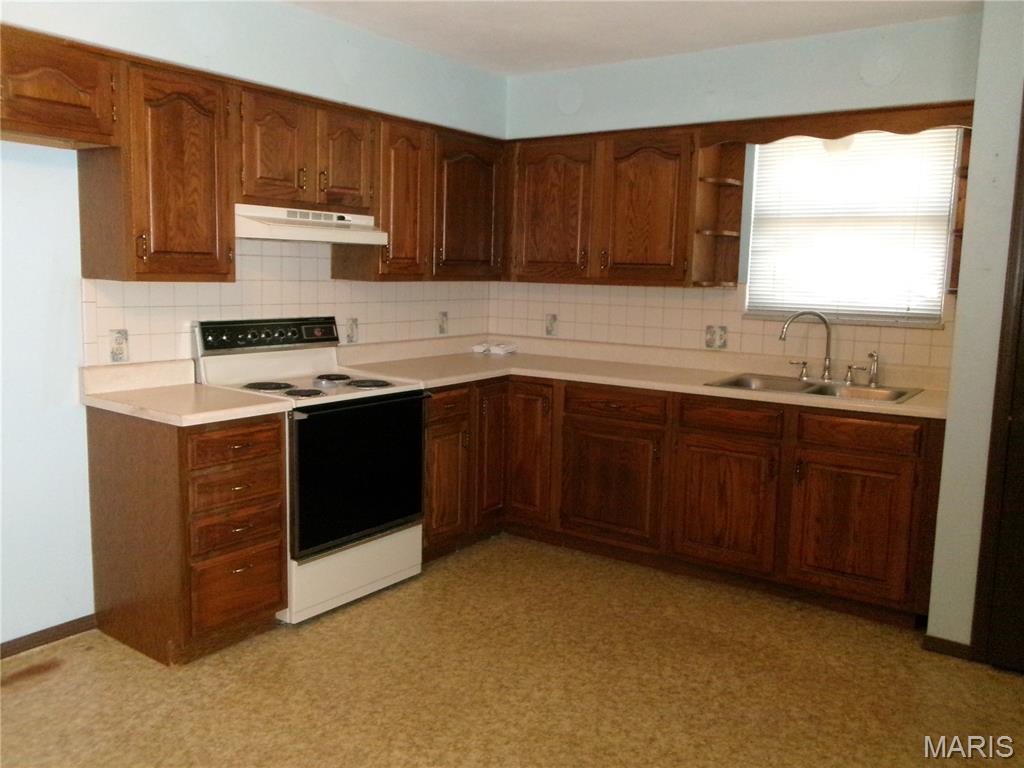 306 Hazel Street Troy, IL 62294 - Photo 7 of 32