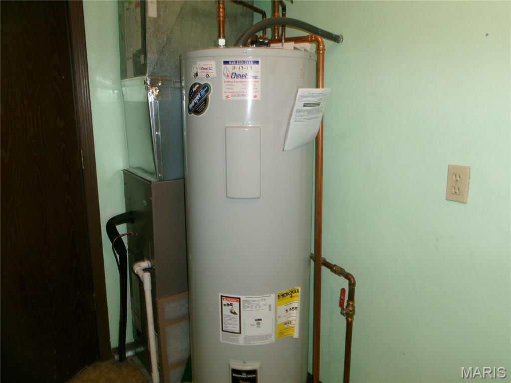 306 Hazel Street Troy, IL 62294 - Photo 9 of 32