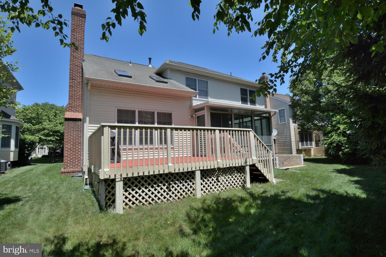 10855 Grovehampton Court Reston, VA 20194 - Photo 2 of 23