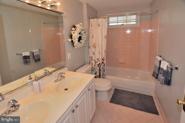 10855 Grovehampton Court Reston, VA 20194 - Photo 18 of 23