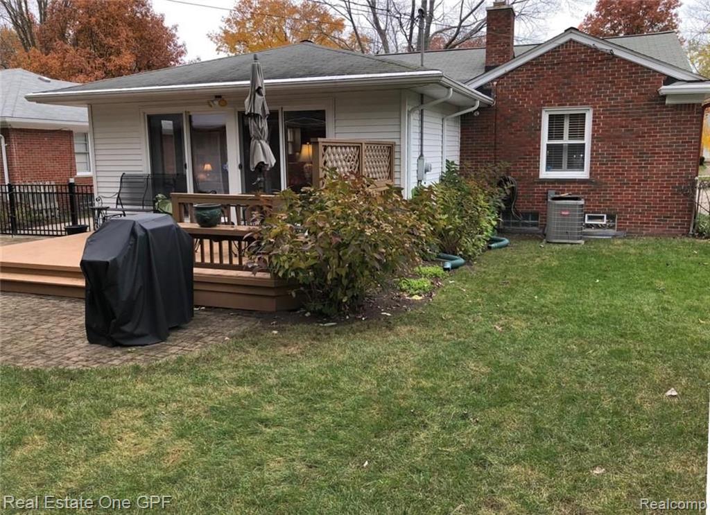 225 Ridgemont Road Grosse Pointe Farms, MI 48236 - Photo 15 of 17