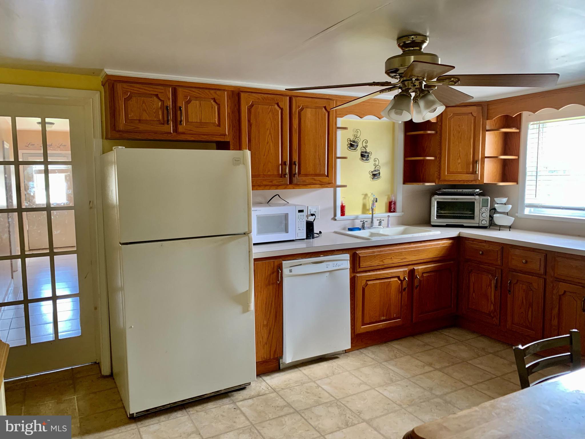 103 North Stuart Street Baltimore, MD 21221 - Photo 2 of 11 Large kitchen.