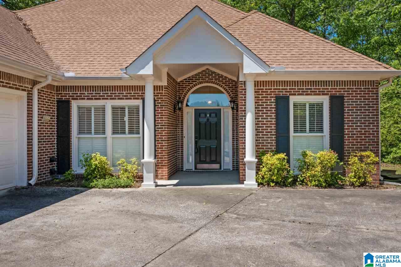 320 Wynlake Circle Alabaster, AL 35007 - Photo 3 of 32