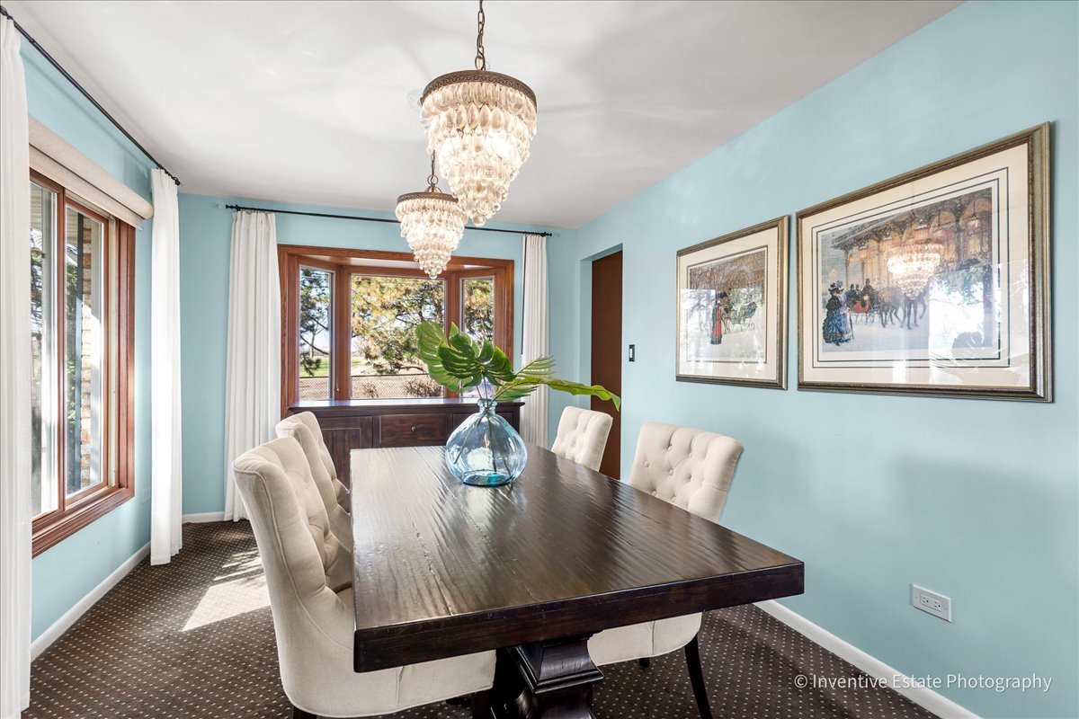 286 Stonegate Road Clarendon Hills, IL 60514 - Photo 8 of 26