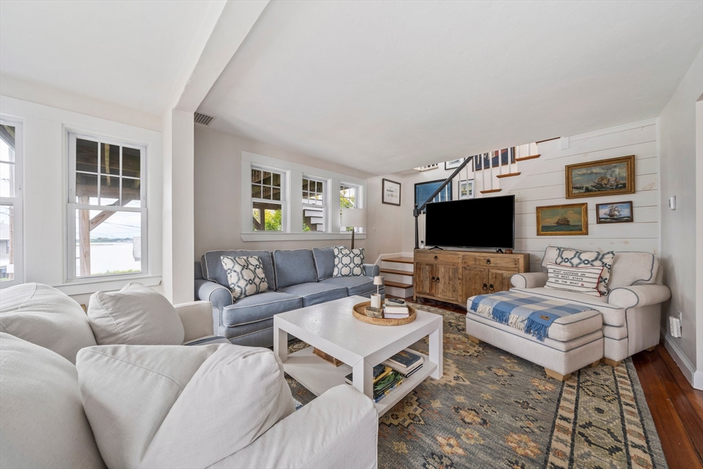 16 Squanto Road Weymouth, MA 02191 - Photo 5 of 42