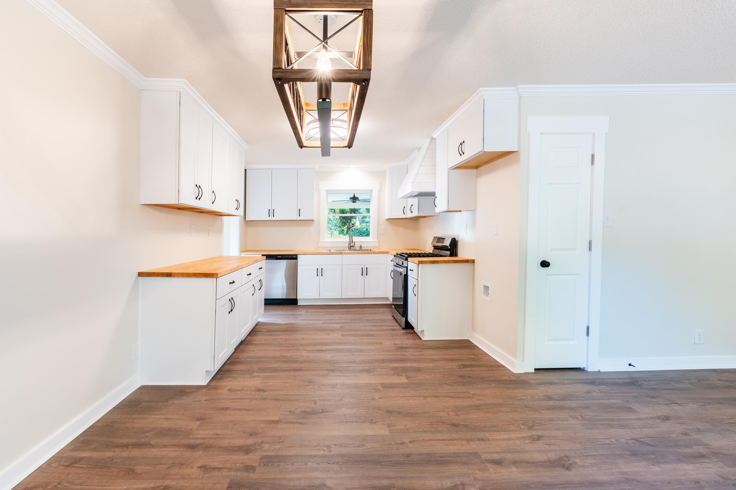 1106 Ruth Landolina Lane Hanahan, SC 29410 - Photo 5 of 44 1106 Ruth Landolina - Kitchen-1