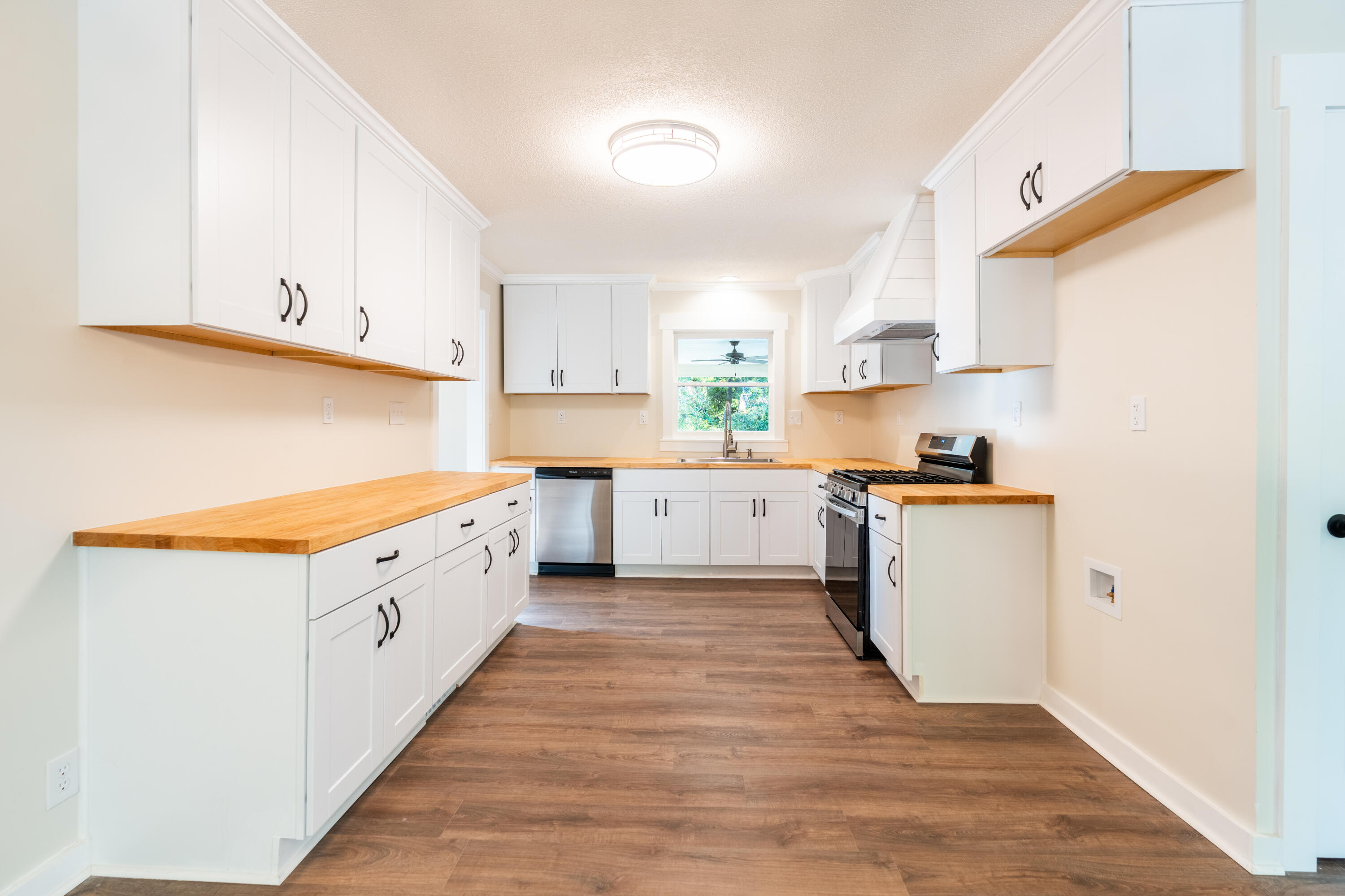 1106 Ruth Landolina Lane Hanahan, SC 29410 - Photo 6 of 44 1106 Ruth Landolina - Kitchen-2