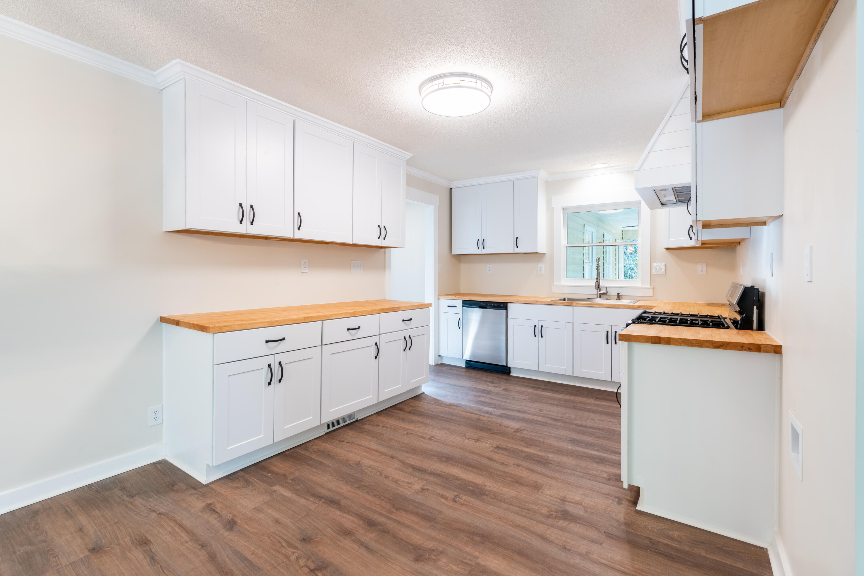 1106 Ruth Landolina Lane Hanahan, SC 29410 - Photo 7 of 44 1106 Ruth Landolina - Kitchen-3