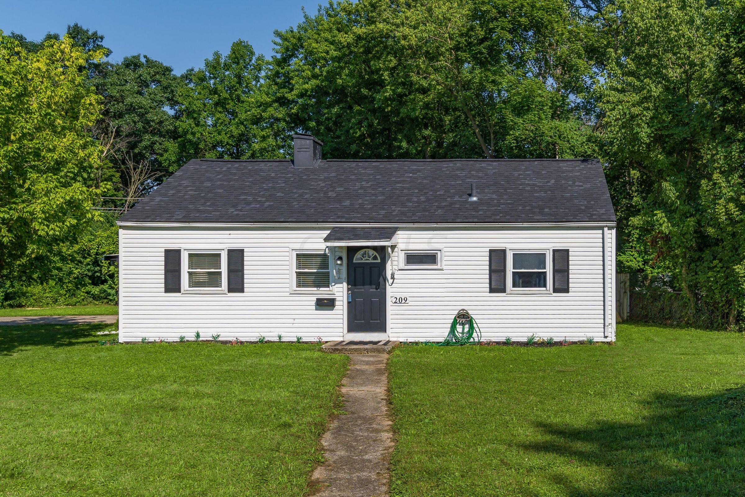 209 South Hampton Road Columbus, OH 43213 - Photo 2 of 32 59FA588D-63B0-4655-8974-34398006AA7D