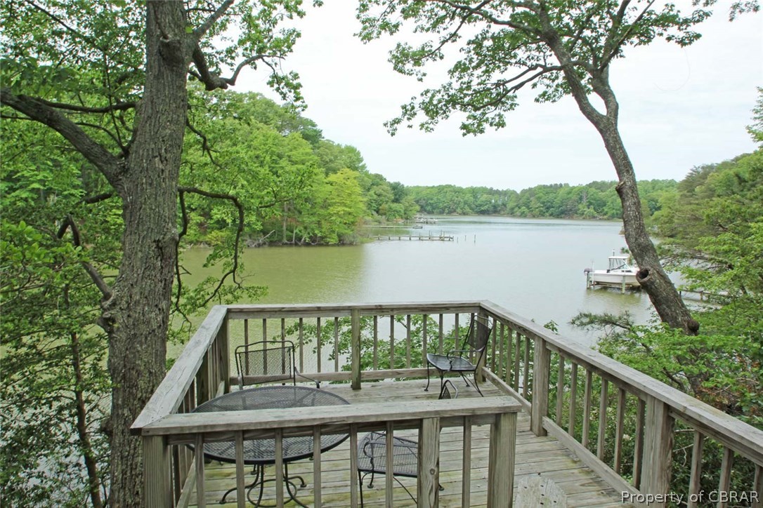 1041 Bennett Farm Road Locust Hill, VA 23092 - Photo 4 of 50 Gallery Image 4
