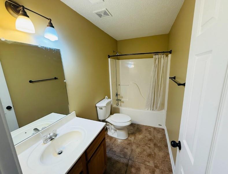 153 Crest Pointe Bremen, GA 30110 - Photo 10 of 20 a bathroom with a sink and toilet