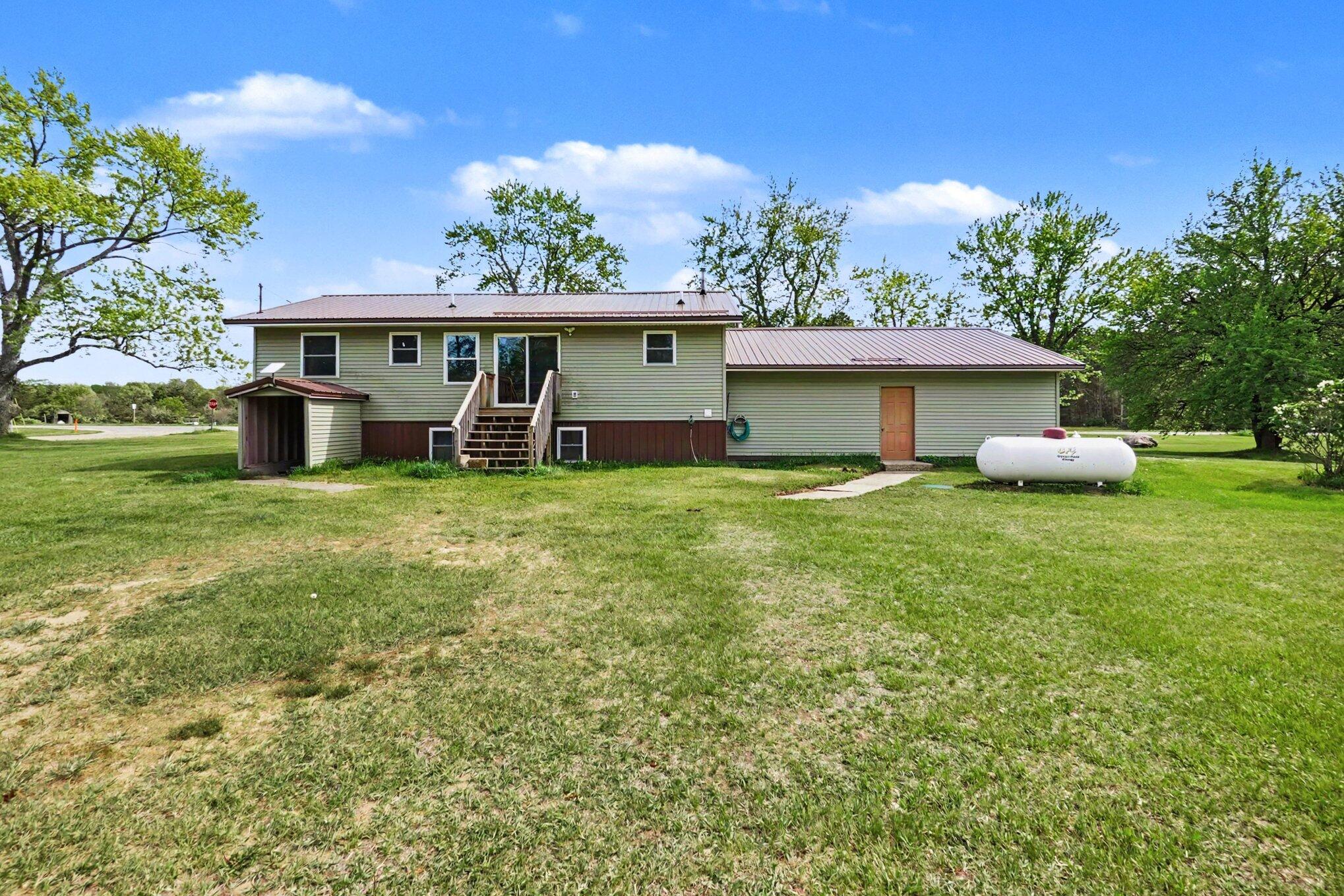 6022 13 Mile Road Remus, MI 49340 - Photo 24 of 26 011_file_5457