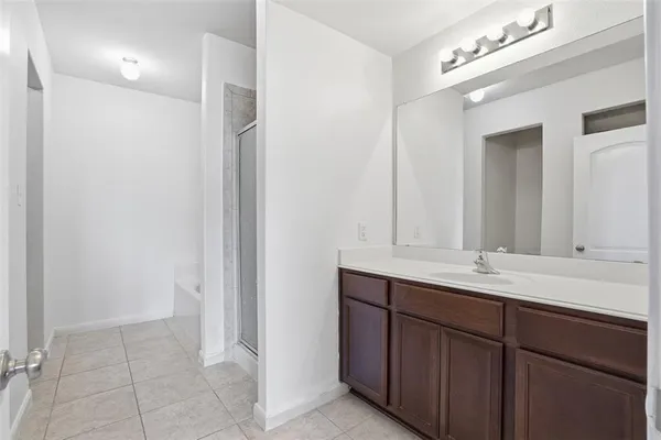 $358,900 | 158 Kennedy Drive, Venus, TX 76084