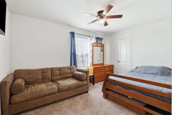 $358,900 | 158 Kennedy Drive, Venus, TX 76084