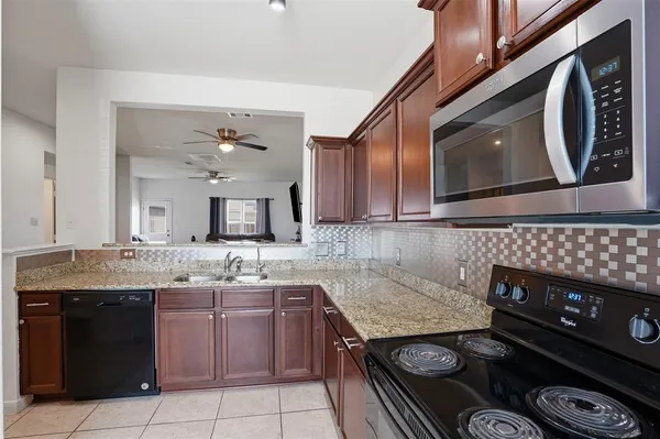 $358,900 | 158 Kennedy Drive, Venus, TX 76084