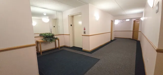 a view of entryway with a potted plant
