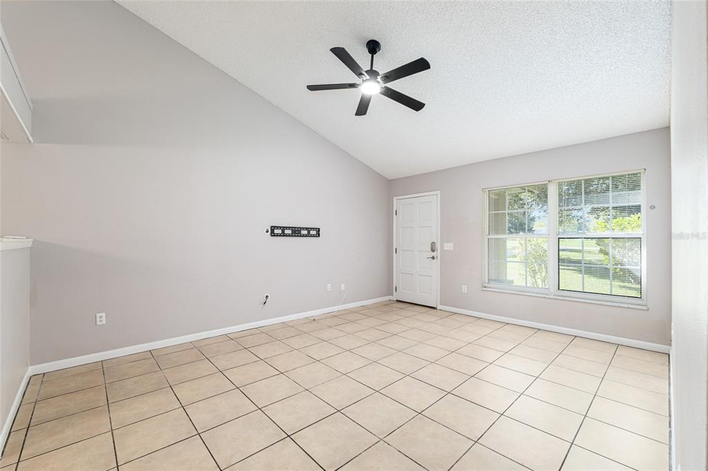 21 Pecan Course Circle Ocala, FL 34472 - Photo 9 of 46 a view of an empty room and window