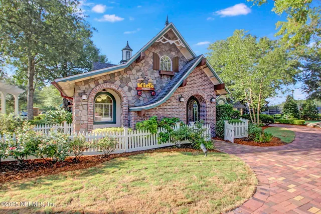 $585,000 | 1372 Eagle Crossing Drive, Orange Park, FL 32065