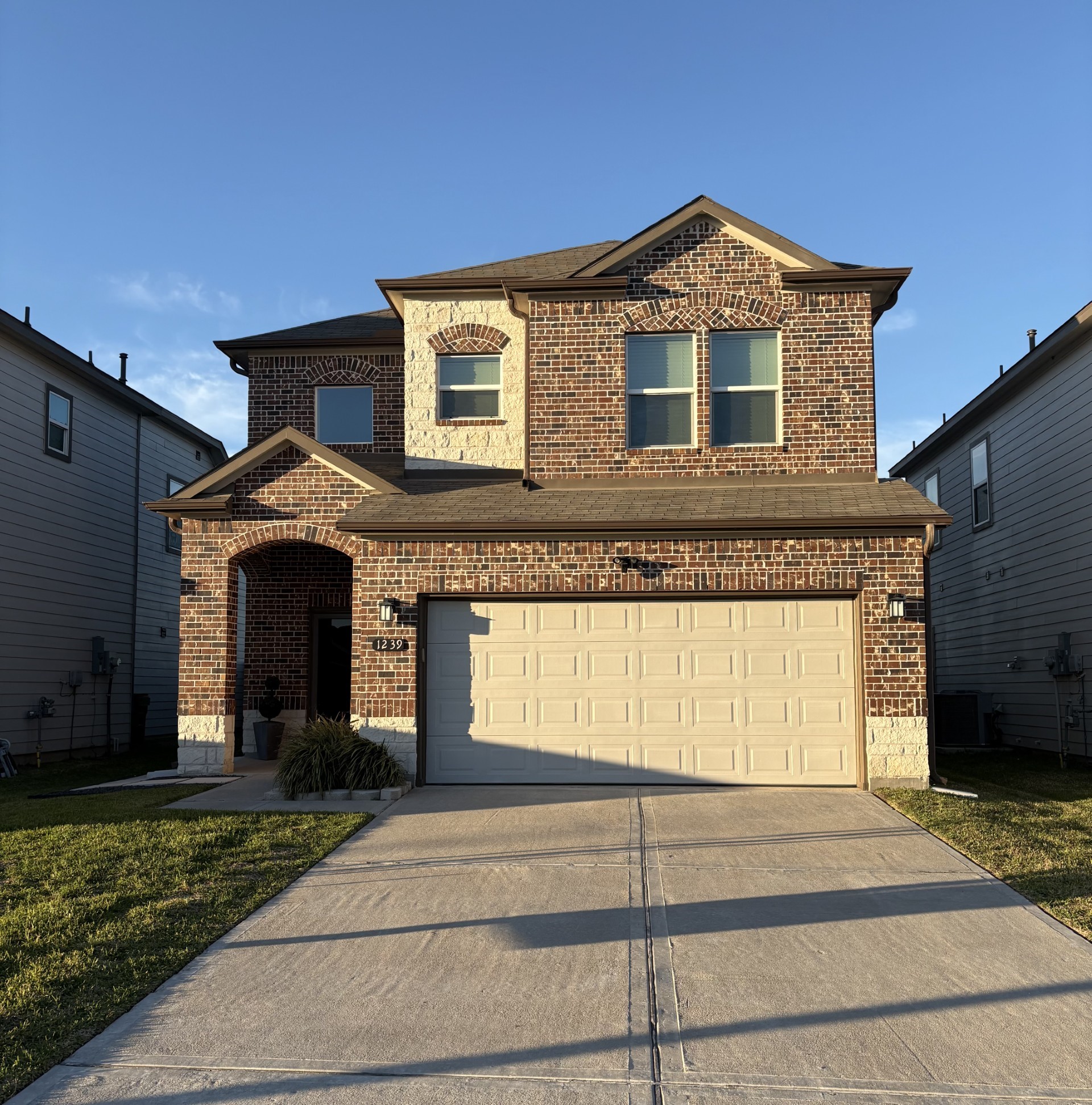 1239 Marvista Lane Rosharon, TX 77583 - Photo 1 of 50 a front view of a house