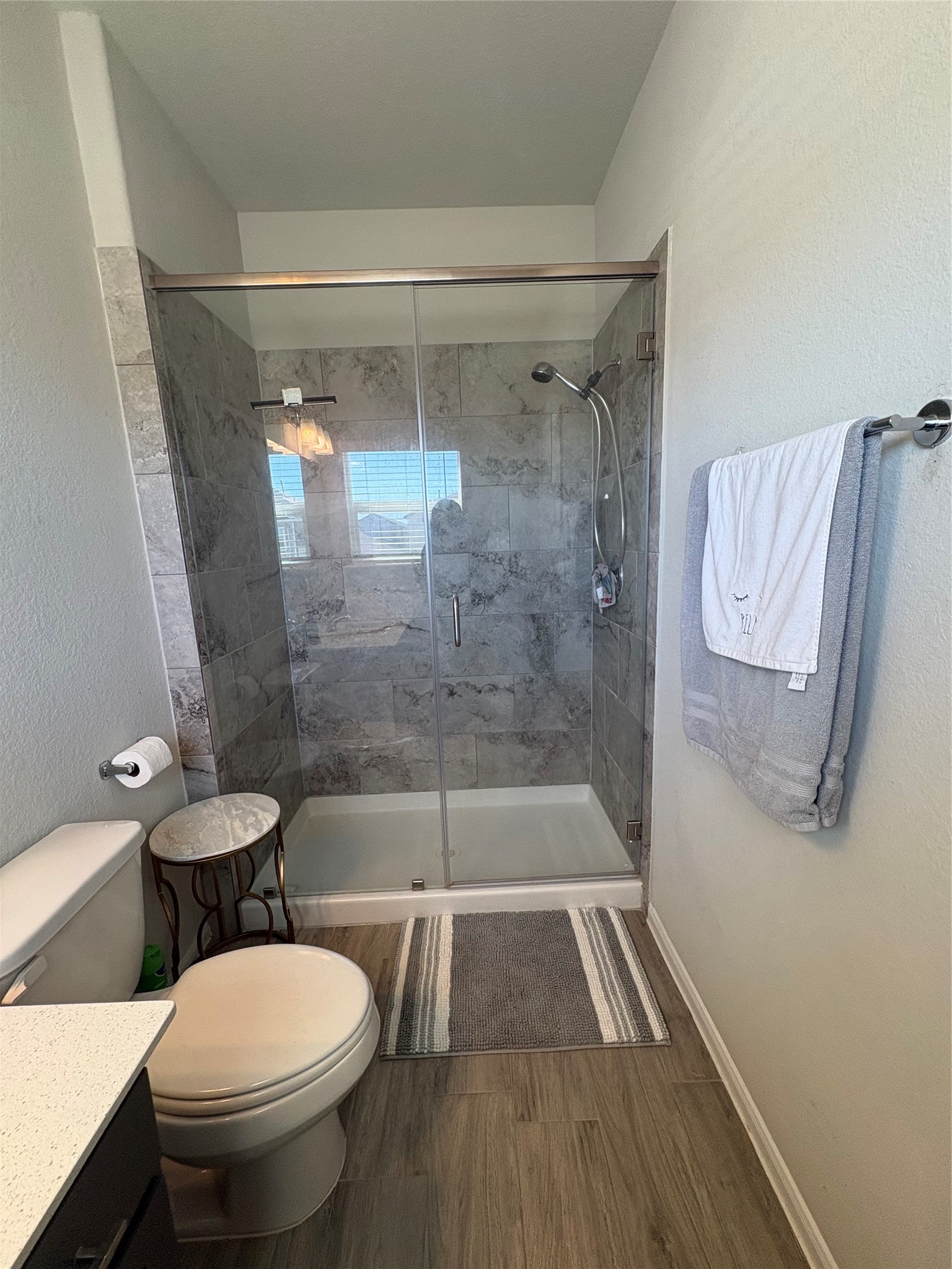 1239 Marvista Lane Rosharon, TX 77583 - Photo 40 of 50 a bathroom with a shower a toilet and a sink