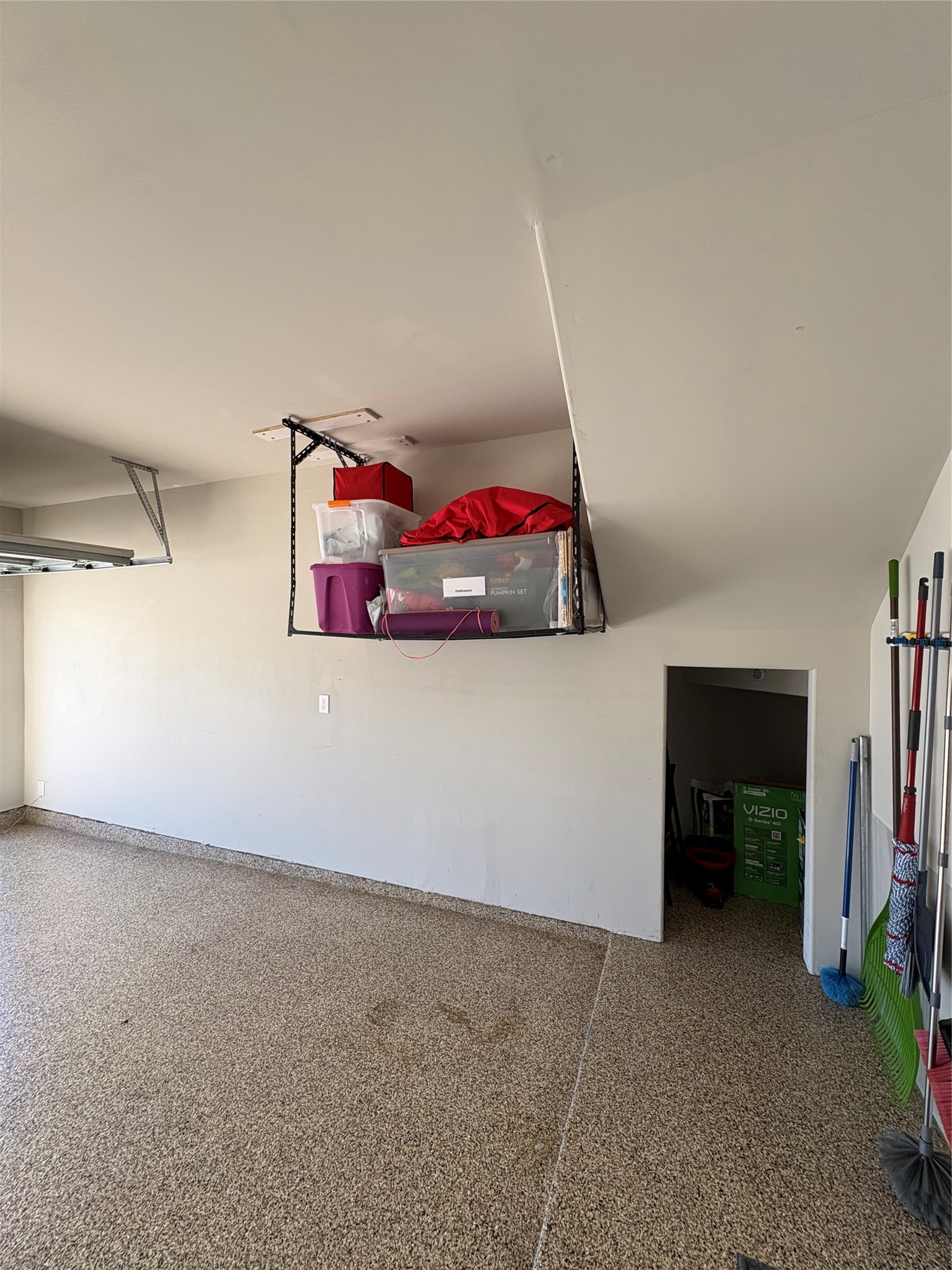 1239 Marvista Lane Rosharon, TX 77583 - Photo 47 of 50 an empty room with bags