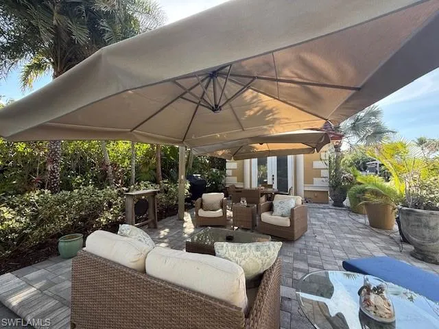 $699,000 | 4840 Carriage Court, Naples, FL 34114