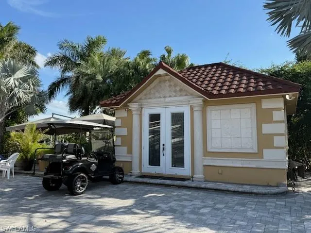 $699,000 | 4840 Carriage Court, Naples, FL 34114
