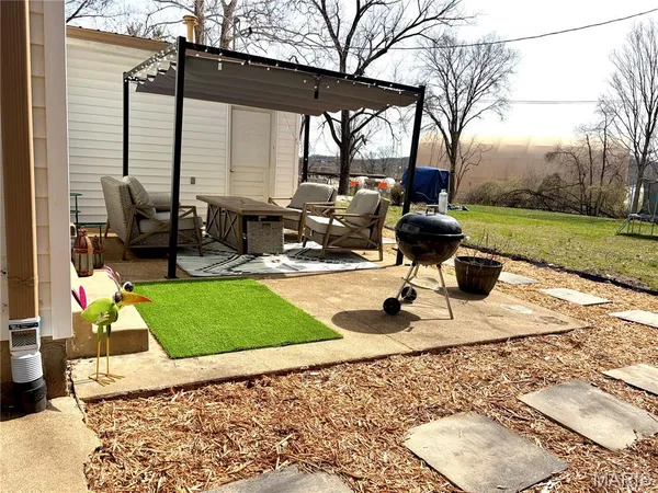 $325,000 | 3 Leona Lane, Eureka, MO 63025