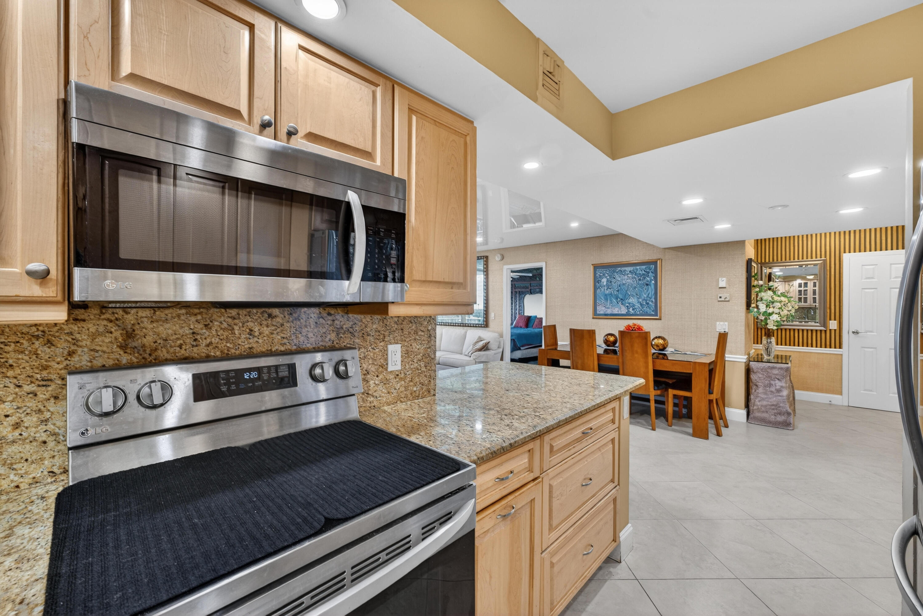 336 Golfview Road, Unit 704 North Palm Beach, FL 33408 - Photo 9 of 25 beyc698de6683465f