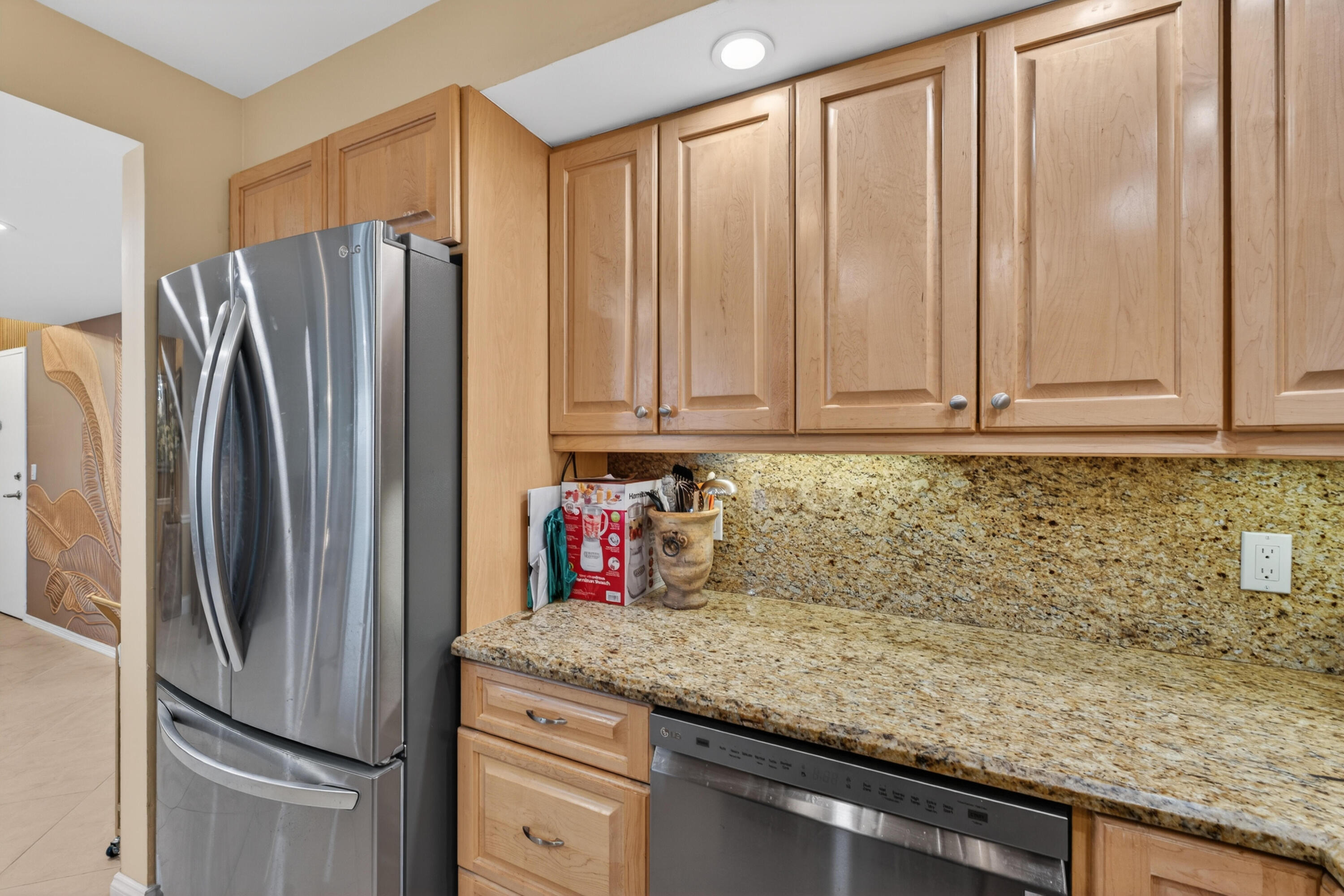 336 Golfview Road, Unit 704 North Palm Beach, FL 33408 - Photo 10 of 25 beyc698de66d2b611