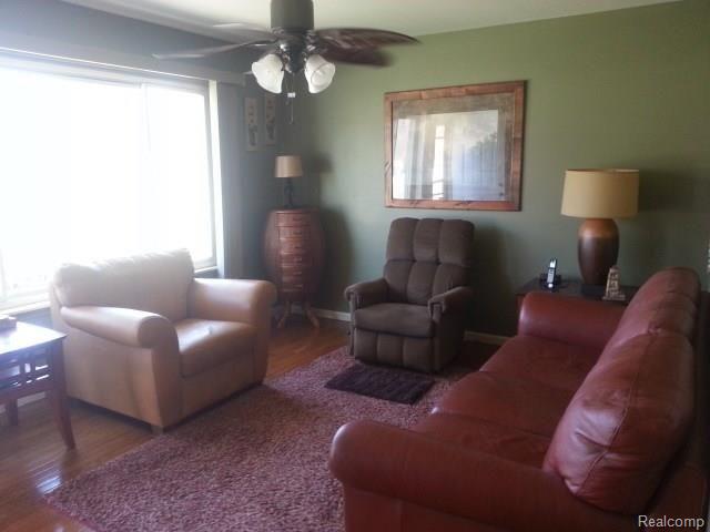 4090 Mapleleaf Road Waterford, MI 48328 - Photo 22 of 31 20150424_162822.jpg
