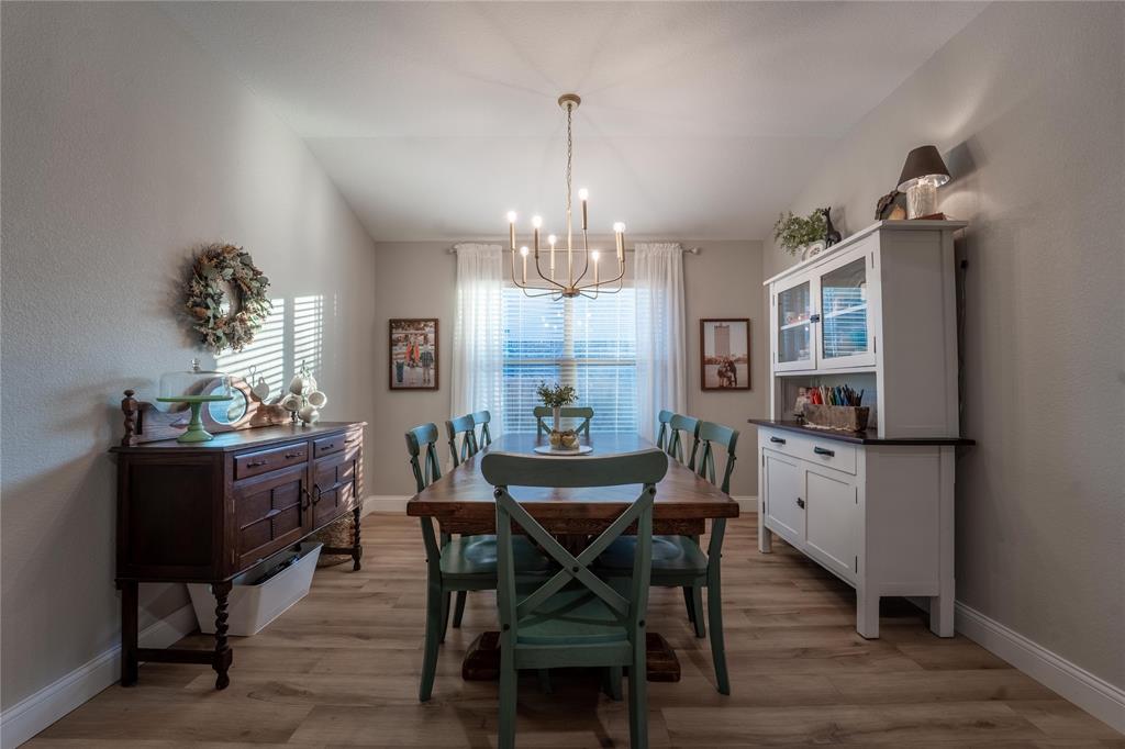 5521 Wisdom Court Waco, TX 76708 - Photo 12 of 28 Dining area