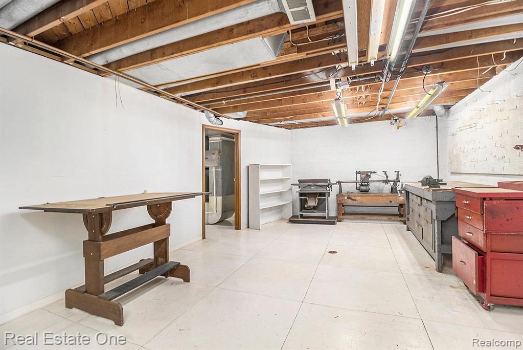 710 Creston Road Troy, MI 48085 - Photo 48 of 72