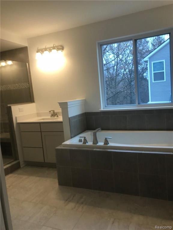 845 Balsam Circle Rochester Hills, MI 48307 - Photo 10 of 11
