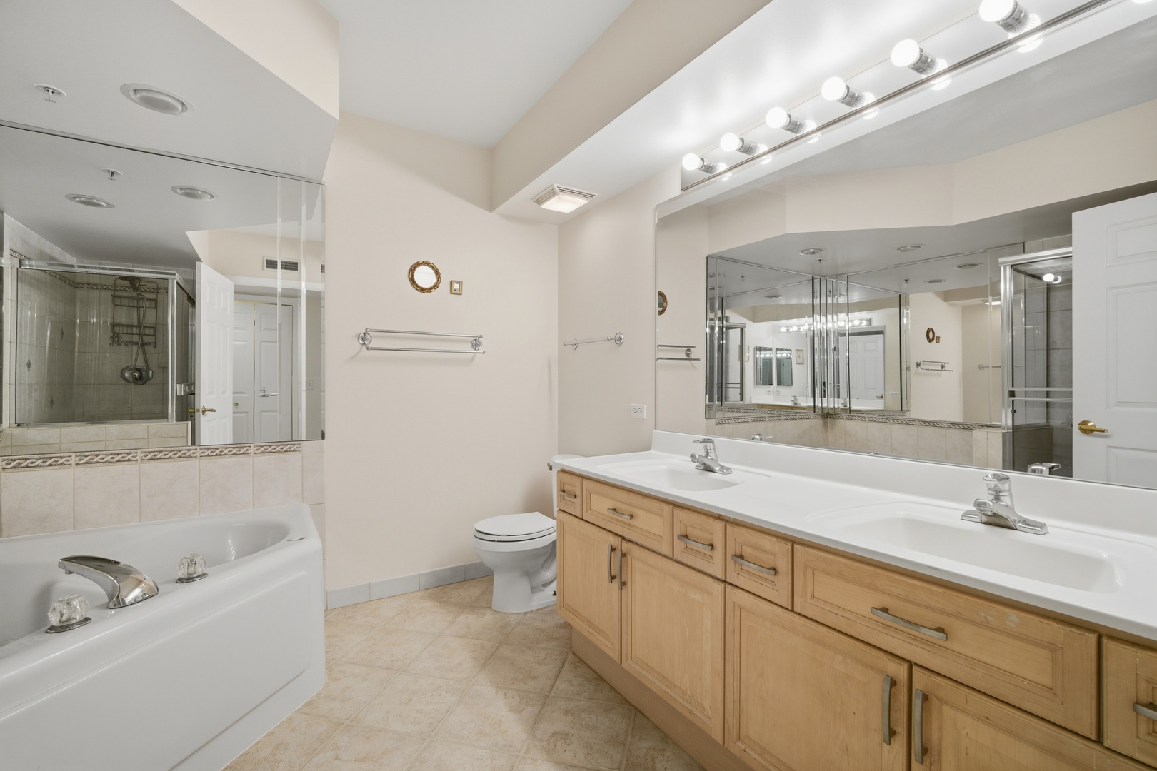 650 South River Road, Unit 801 Des Plaines, IL 60016 - Photo 27 of 34