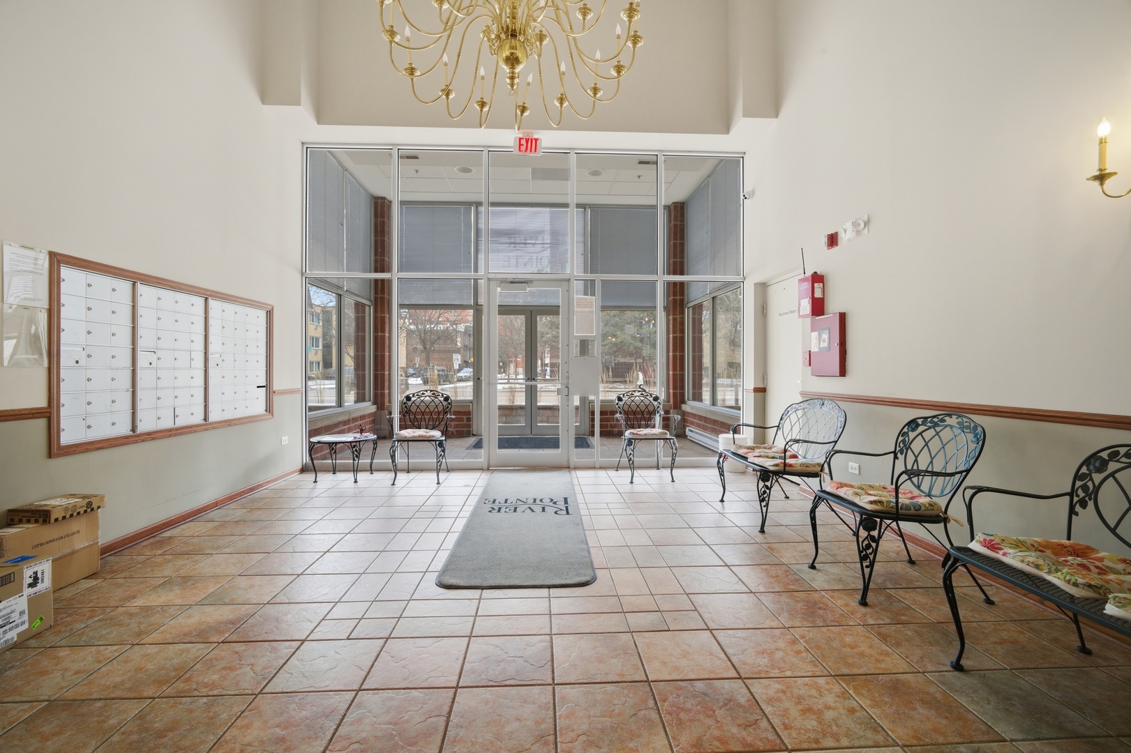 650 South River Road, Unit 801 Des Plaines, IL 60016 - Photo 6 of 34